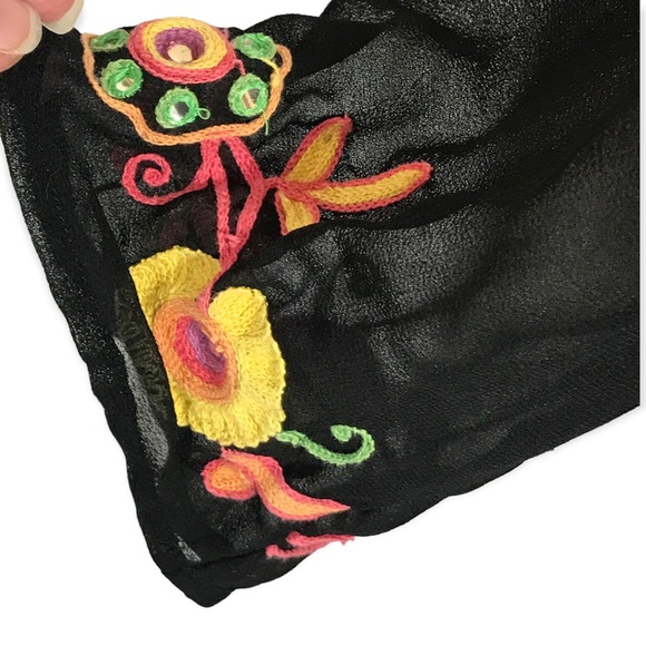 Mirasol Woman Black Floral Embroidery Notch Neck Blouse - Sz: 2X - Picture 7 of 14